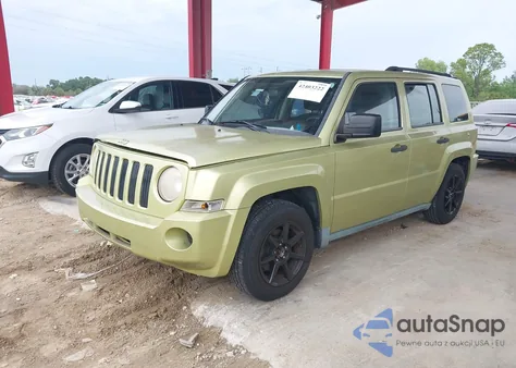 2010 Jeep Patriot Sport z USA, uszkodzony, nr VIN 1J4NT2GA7AD525682